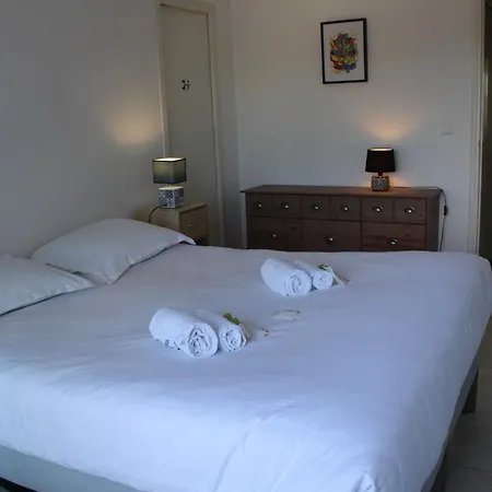 Pretty Cozy Nest Next To The Sea